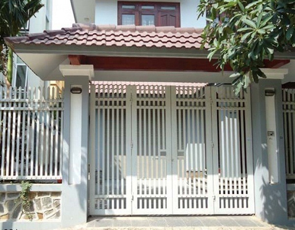 Nhận sơn cửa sắt màu trắng chất lượng cao, màu đẹp giá rẻ tại Hà Nội