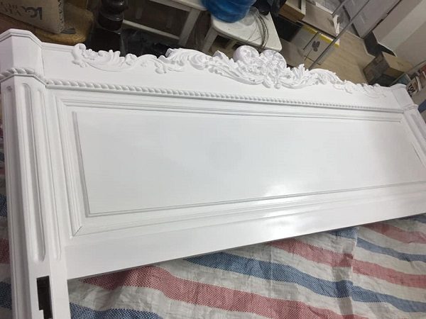 Nhận sơn đổi màu giường gỗ màu trắng tại Hà Nội