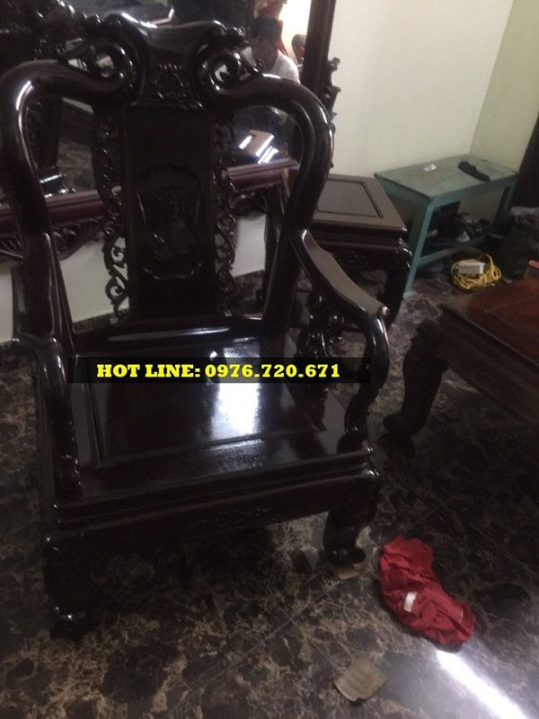Nhận đánh vecni bàn ghế Minh Quốc Đào giá rẻ tại Long Biên, Hà Nội