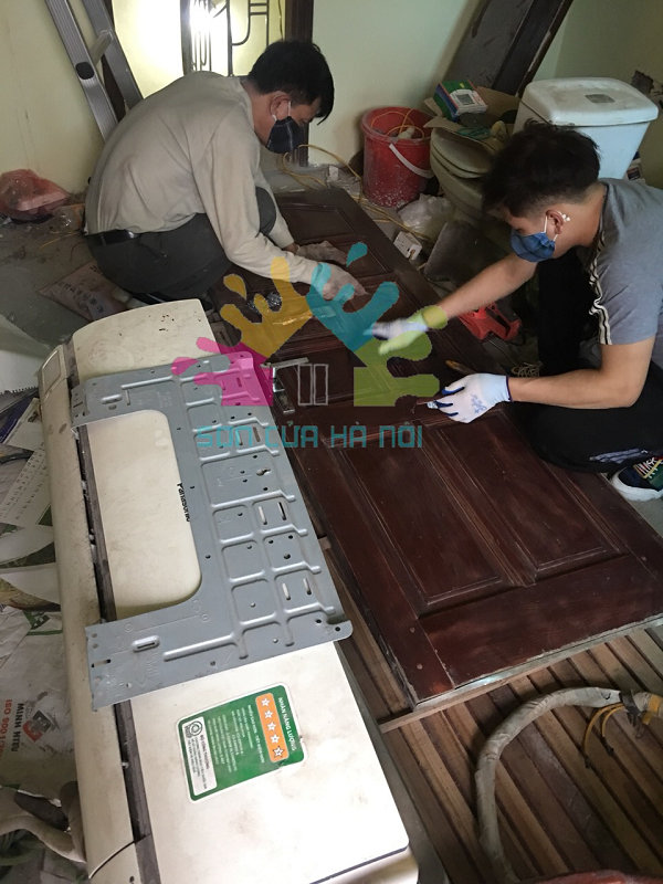 Nhận sơn cửa gỗ, sơn PU giá rẻ tại phố Bạch Mai, Hai Bà Trưng, Hà Nội