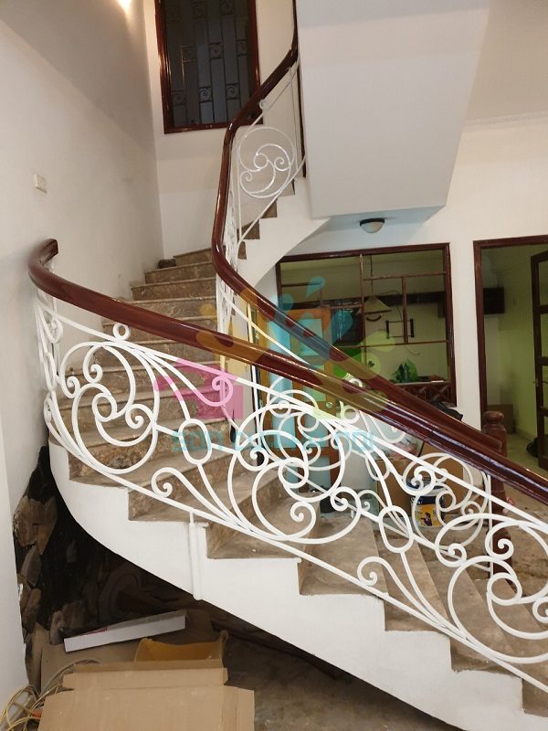 Thợ sơn cầu thang giá rẻ tại Ba Đình, Hà Nội